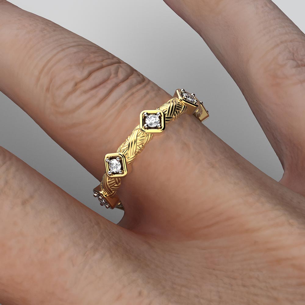 Goldring mit acht Diamanten