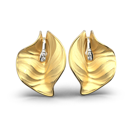 Calla gold diamond earrings made in Italy by Oltremare Gioielli